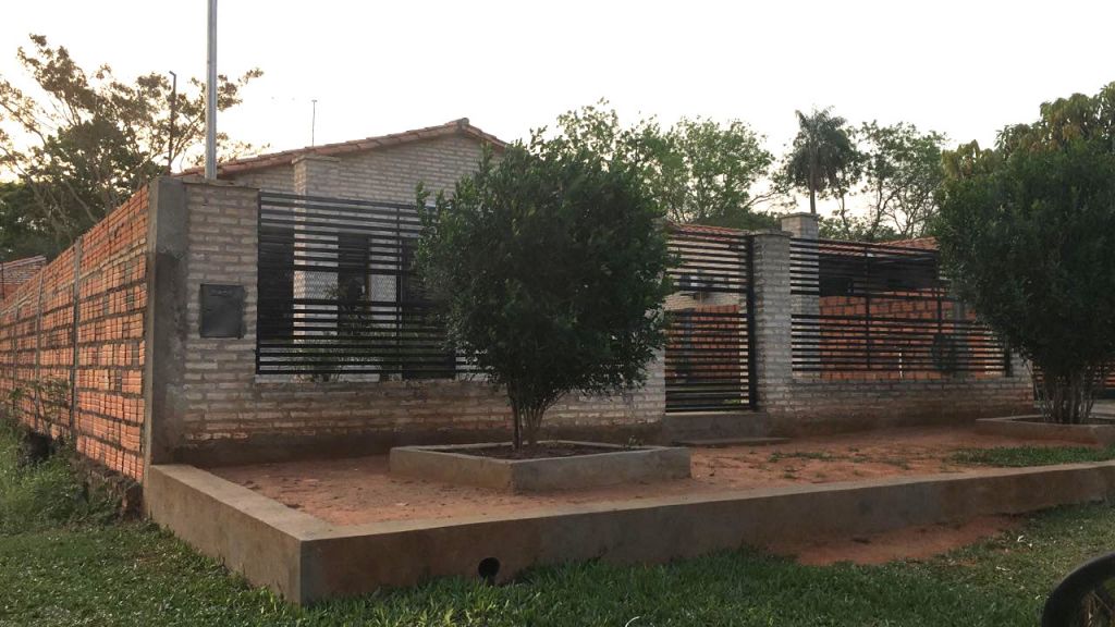 **REMATO CASA (semi-nueva) EN LUQUE, LLAMAR SOLO SI ESTAS INTERESADO** — foto 3