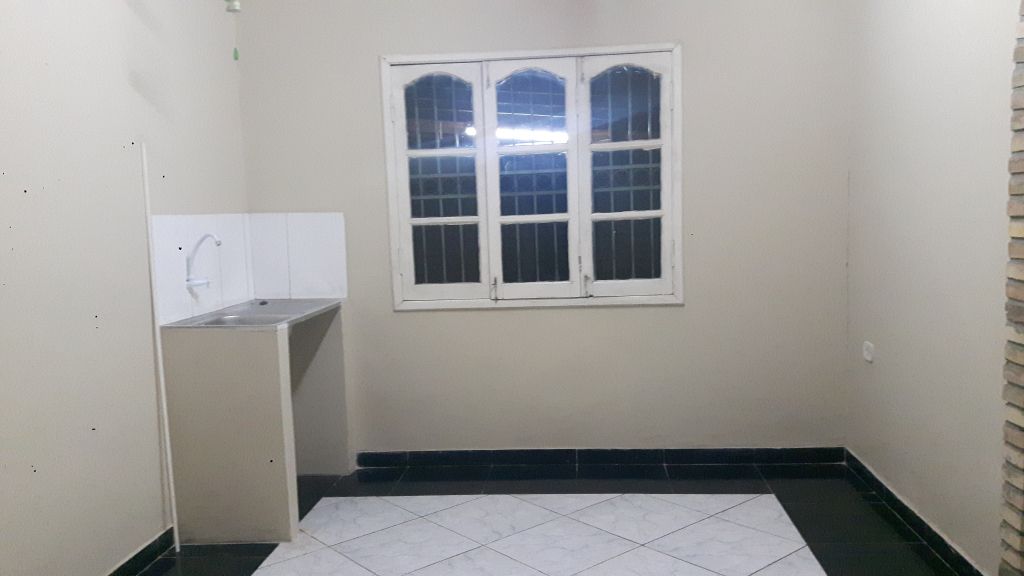 Alquilo hermosa casa en Barrio Pablo Rojas — foto 2