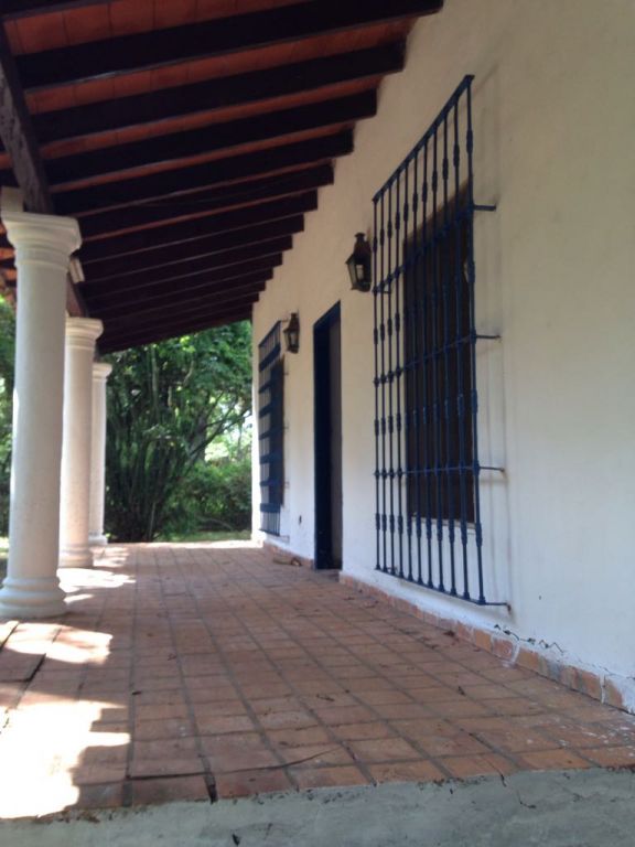 VENDO CASA CON AMPLIO TERRENO!!!! EN SAN BERNARDINO COUNTRY CLUB!!!!!!! — foto 3