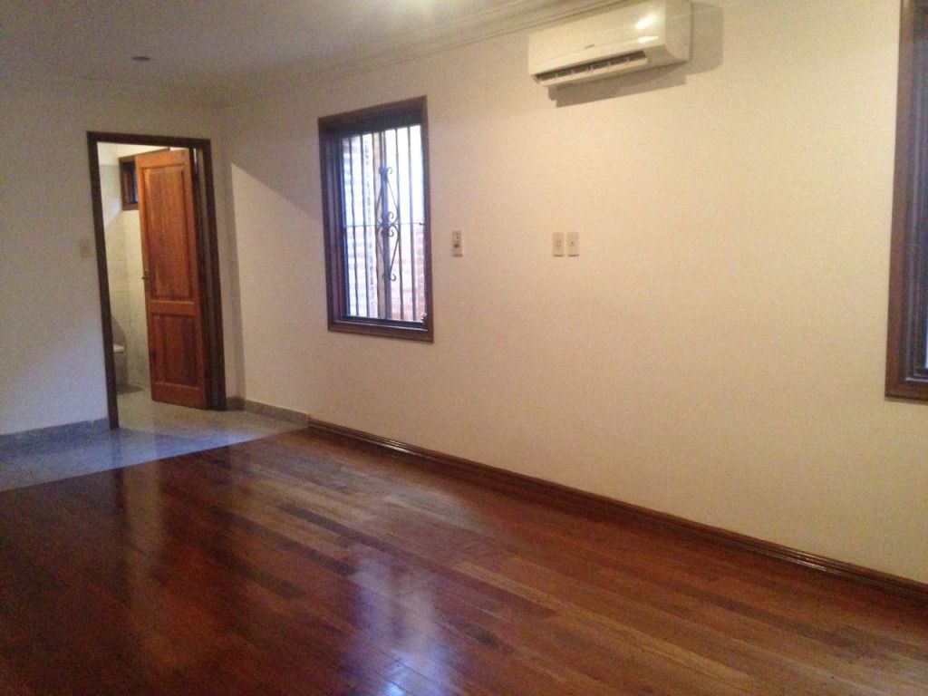 Vendo casa de 504 m2 de terreno con 600 m2 construido sobre Denis Roa a pasos de Santa Teresa en perfectas condiciones. — foto 3