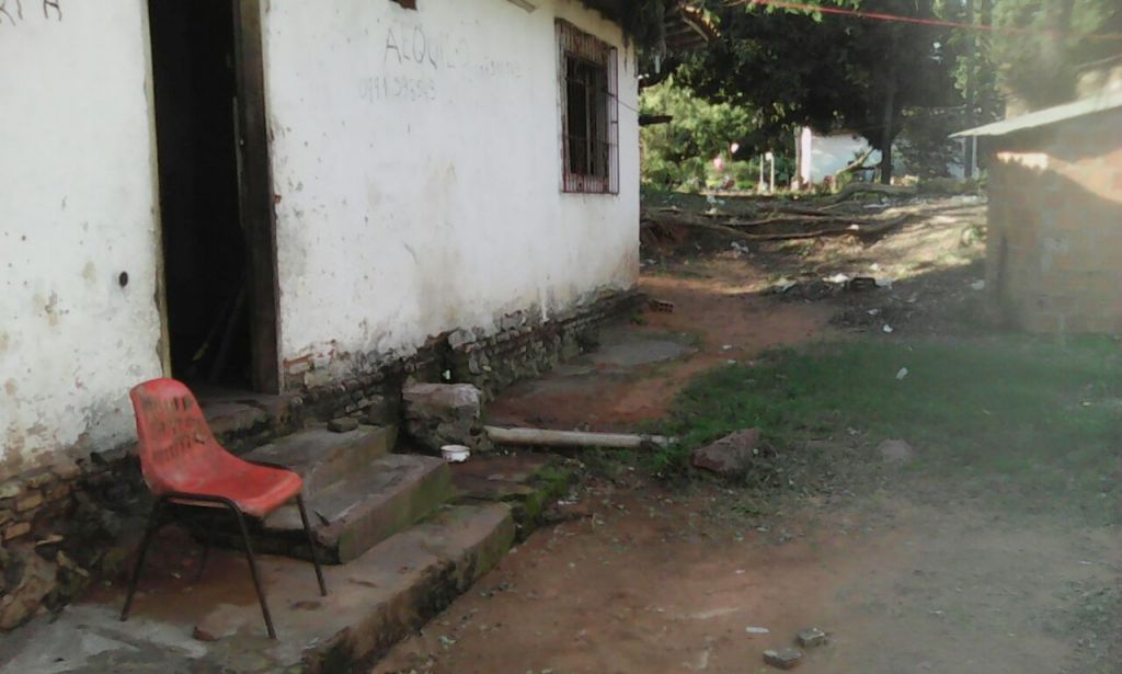 CASA EN ÑEMBY A 7 CUADRAS DE ACCESO SUR — foto 3