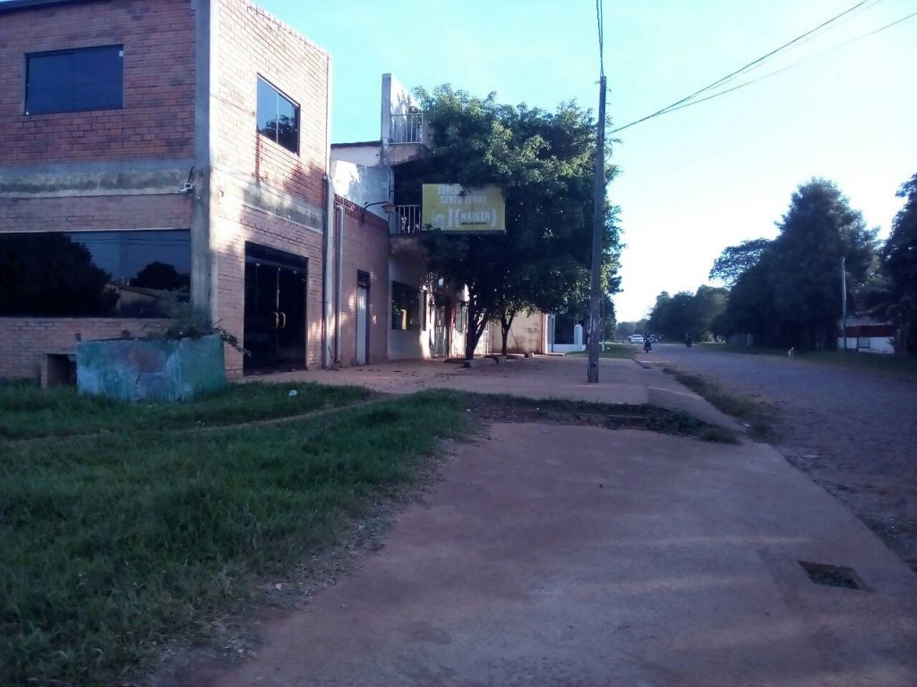 Vendo Inmueble para supermercado u otro emprendimiento, con mobiliarios y equipamientos!! — foto 3