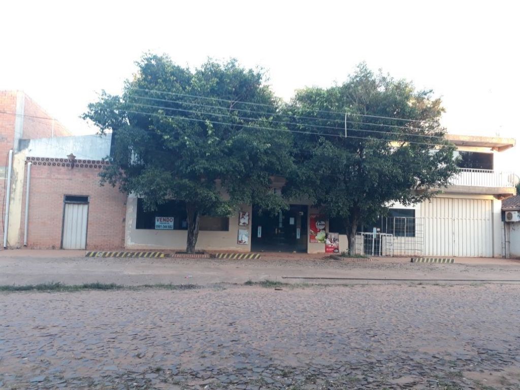 Vendo Inmueble para supermercado u otro emprendimiento, con mobiliarios y equipamientos!! — foto 2