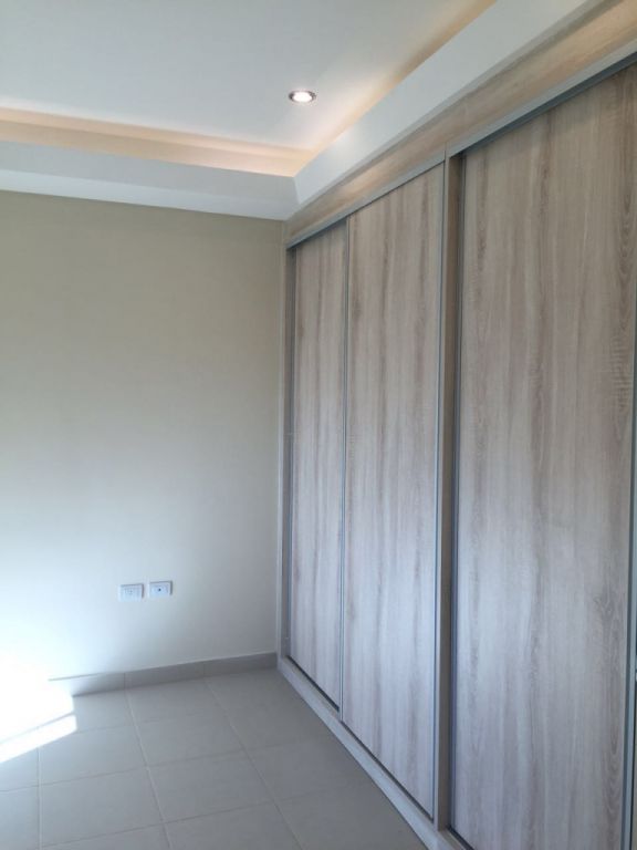 Vendo Lujoso Triplex A Estrenar En B° Ykua Sati (z Colegio Goethe) — foto 3