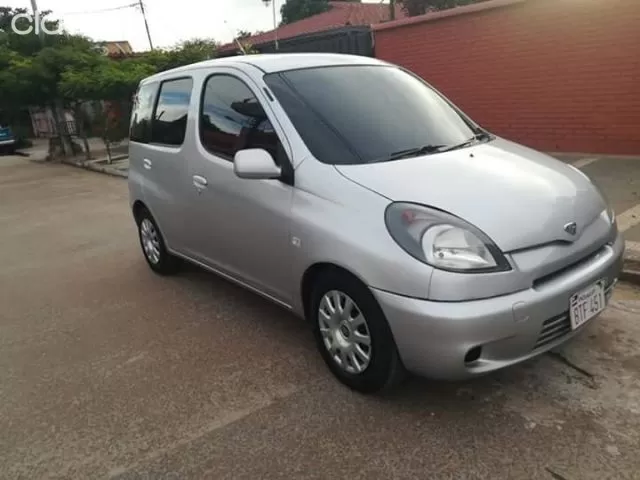 Toyota Funcargo 2001 — foto 3