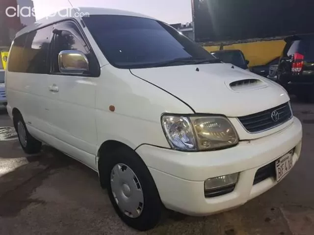 Toyota Noah 2000 - foto 2