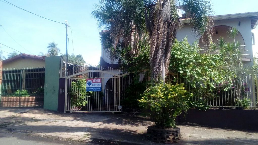 CASA EN VENTA EN EL BARRIO SAN ROQUE - ENCARNACION — foto 2