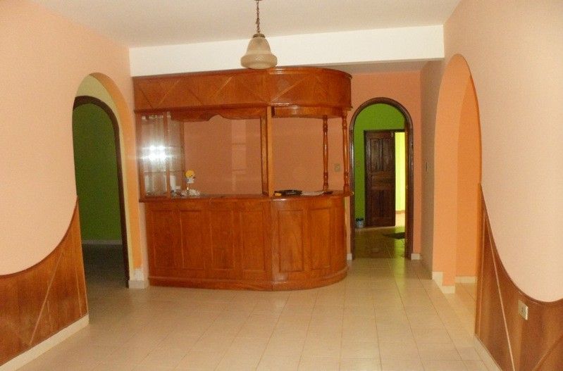 CASA EN VENTA EN EL BARRIO SAN ROQUE - ENCARNACION — foto 3