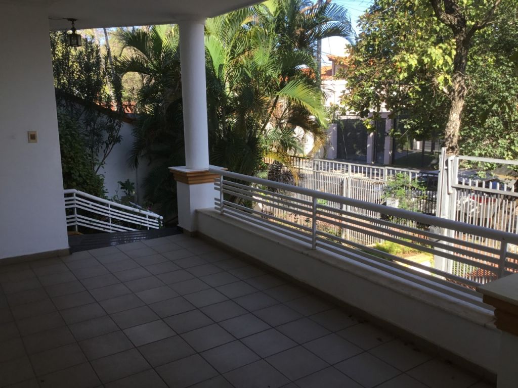 OFERTA!!! Coqueta residencia en barrio Manora a 3 cuadras de la Av. Sacramento — foto 2