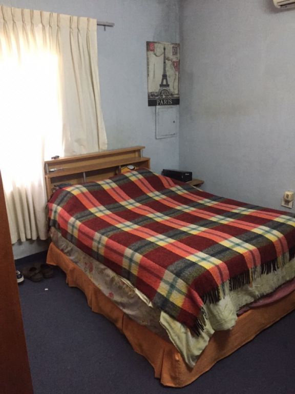 Vendo Casa en Barrio Republicano a tres cuadras de Avda. Felix Bogado. — foto 3