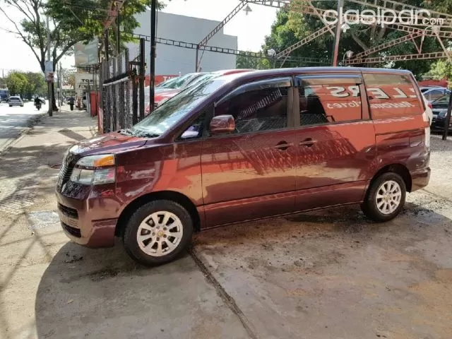 Toyota Voxy 2003 — foto 5