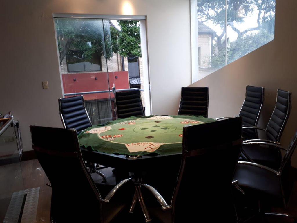 VENDO RESIDENCIA EN LOS MANGALES 630 MT2 CONSTRUIDOS EN DOS FINCAS — foto 2