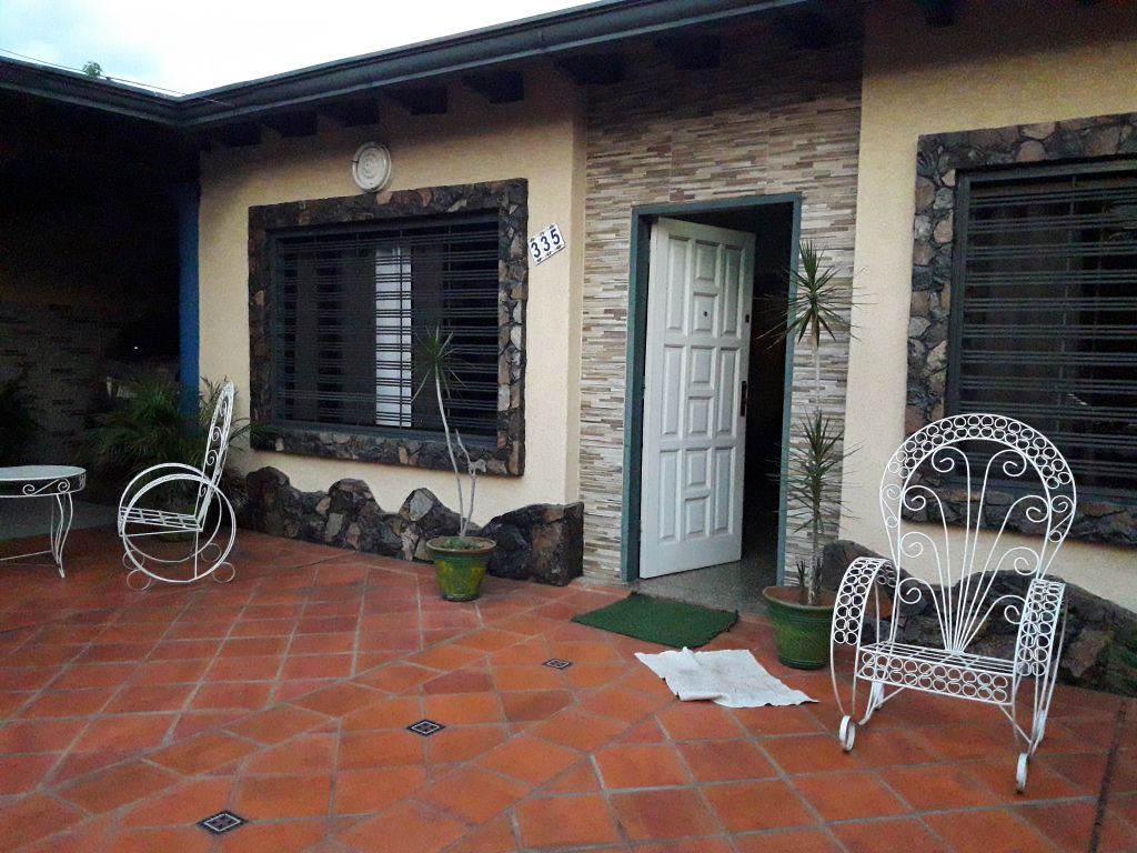 VENDO HERMOSA CASA EN VILLA ELISA — foto 2