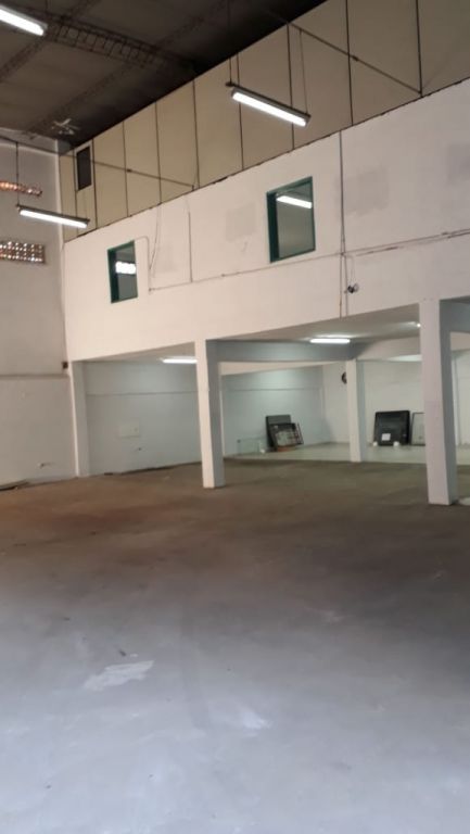 Alquilo Tinglado C Oficinas 586 M2 Construidos - Zona Avda. Mme. Lynch — foto 2