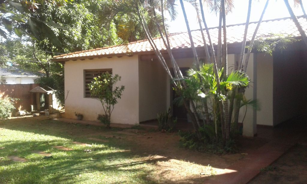 CASA SOBRE AVENIDA AVIADORES DEL CHACO (ZONA CORPORATIVA) — foto 2