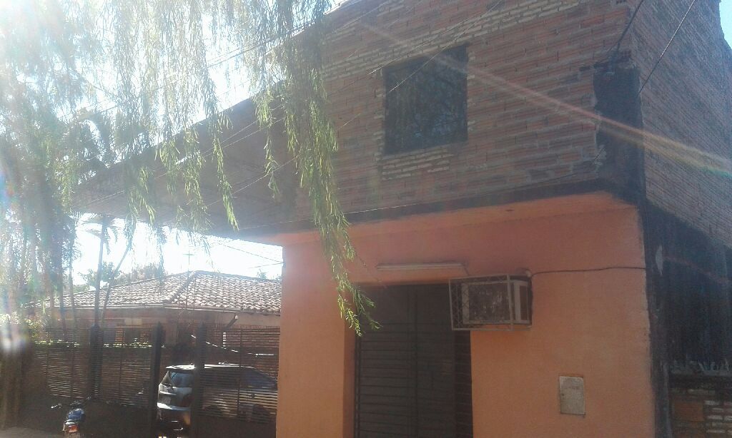 Vendo casa a pasos del shoping san lorenzo — foto 2
