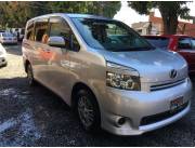 VENDO TOYOTA VOXY / 2007 - REC IMPORTADO - COMANDOS AL VOLANTE - NAFTERO 2.0 - OFRECE ANTAR AUTOMOTORES - TR CON AUGUSTO CENTURION