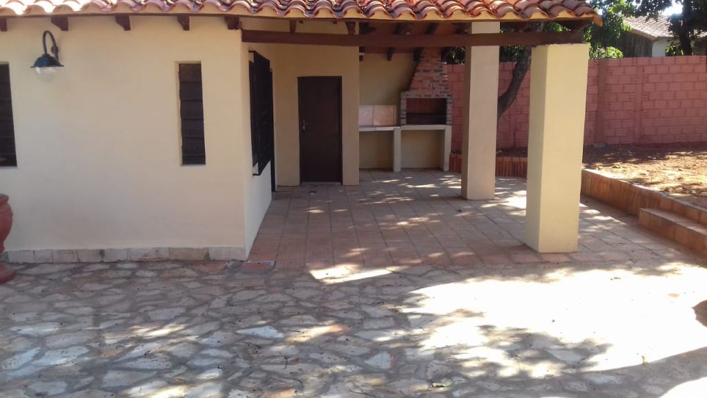VENDO HERMOSA CASA EN ITAUGUA — foto 3