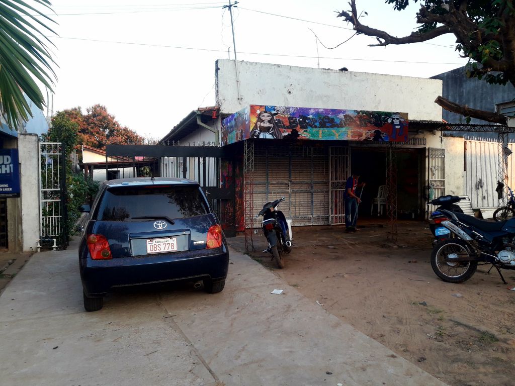 Vendo casa titulada en Coronel Oviedo. — foto 2