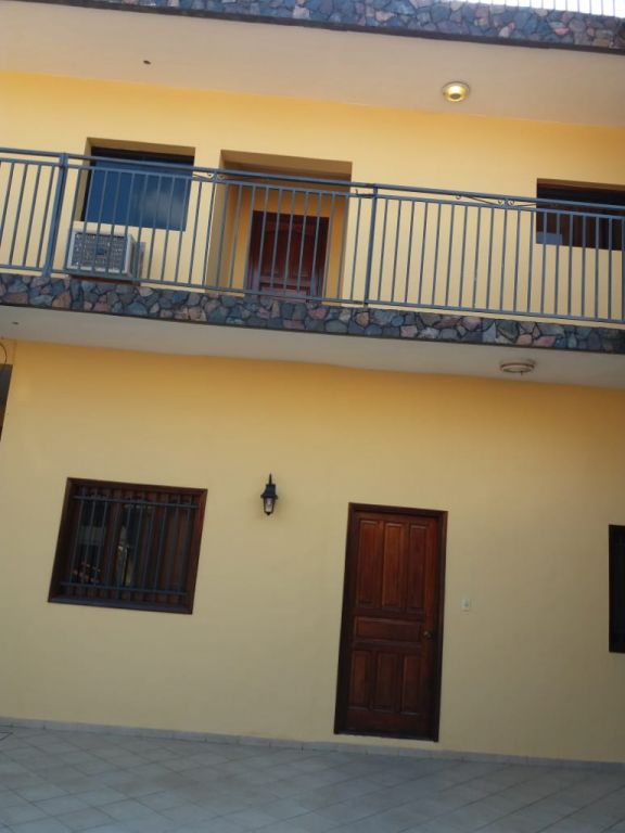 VENDO HERMOSA CASA C SALÓN COMERCIAL!!! EN FERNANDO DE LA MORA — foto 3
