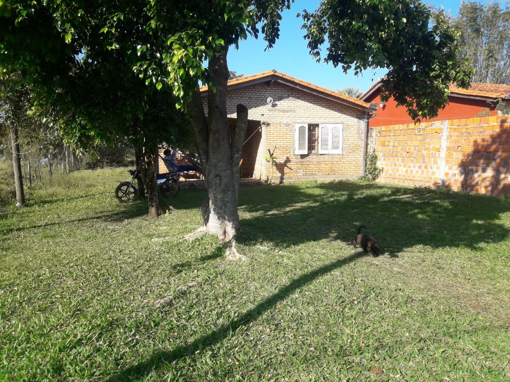 Ofertazo de hermoso terreno con casa de material 2 pieza un baño y una cocina — foto 2