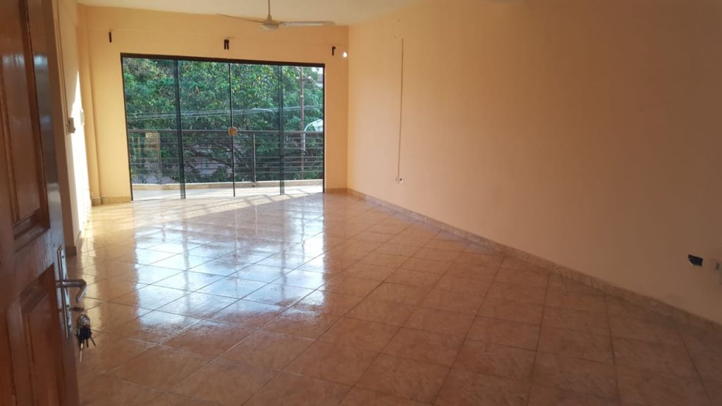 Vendo Edificio de 3 pisos en Itauguá, inmejorable ubicación. — foto 3