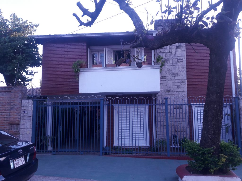 Hermosa residencia de dos plantas en Barrio Obrero — foto 2