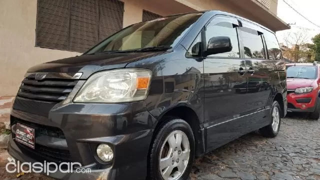 Toyota Noah 2004 - foto 2