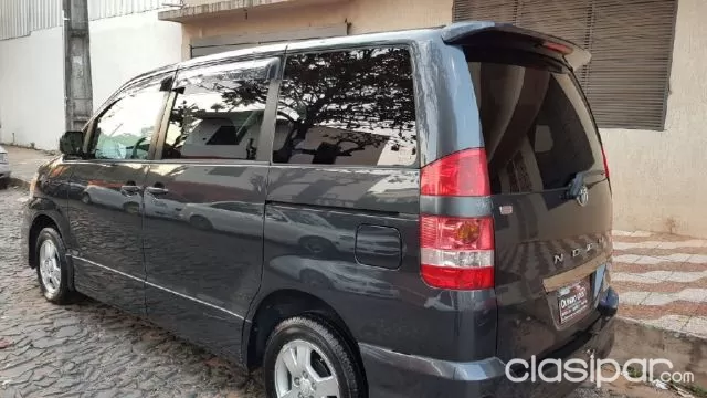 Toyota Noah 2004 — foto 3