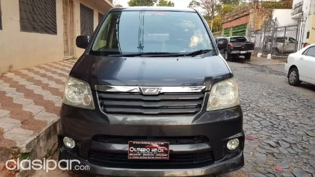 Toyota Noah 2004 — foto 4