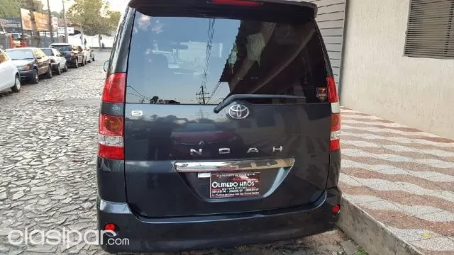 Toyota Noah 2004 — foto 5