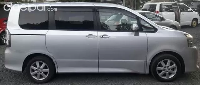 Toyota Voxy 2008 — foto 4