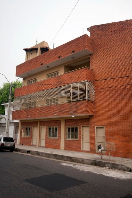 OFERTO Edificio con DEPARTAMENTOS Independientes IDEAL PARA INVERTIR a pasos del Colegio INTERNACIONAL. Zona de GRAN Crecimiento. — foto 2