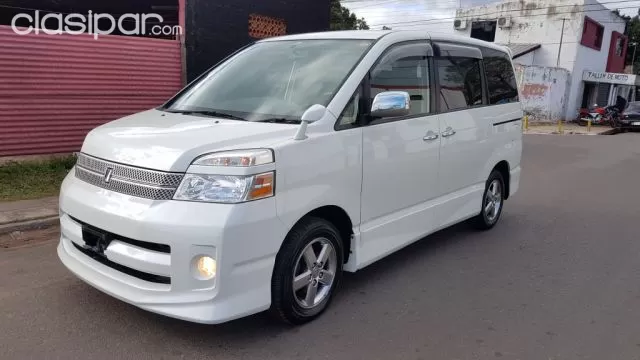 Toyota Voxy 2006 — foto 2