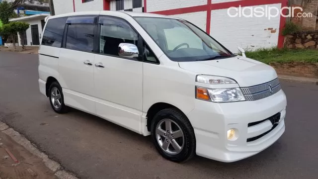 Toyota Voxy 2006 — foto 3
