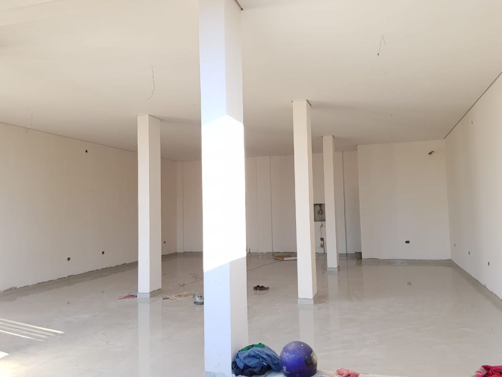 PARA ALQUILAR!! SALON A UNA CUADRA DE INGAVI - SOBRE CAZAL (FDO. DE LA MORA - ZONA NORTE) — foto 2