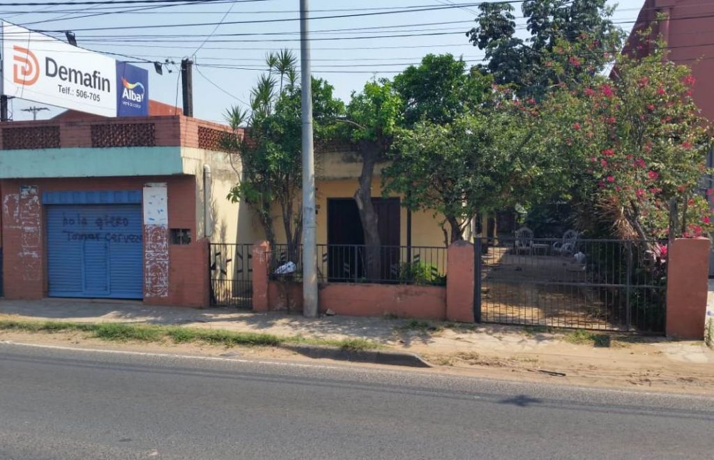 VENDO CASA ANTIGUA EN TERRENO DE 360M2 SOBRE M. LYNCH CASI ANDRADE. — foto 3