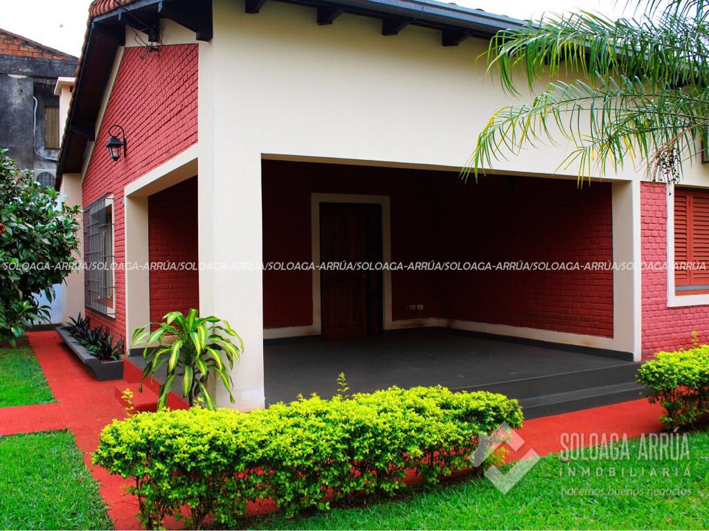 ALQUILO RESIDENCIA EN PLENO CENTRO DE ENCARNACION — foto 2