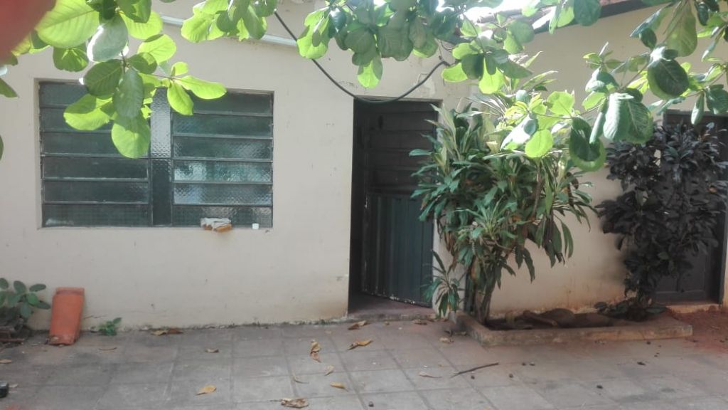 Vendo Casa situada a una cuadra de aviadores del chaco y santísima trinidad — foto 3
