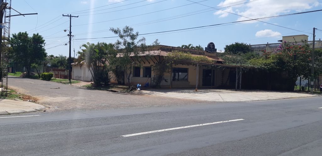 VENDO HERMOSO LOCAL EN YPACARAI SOBRE RUTA INTERNACIONAL!!! — foto 3
