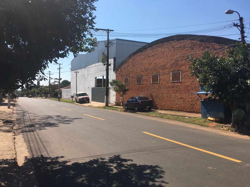 Tinglado a pasos del Aratiri y Ruta 2, Capiatá — foto 2