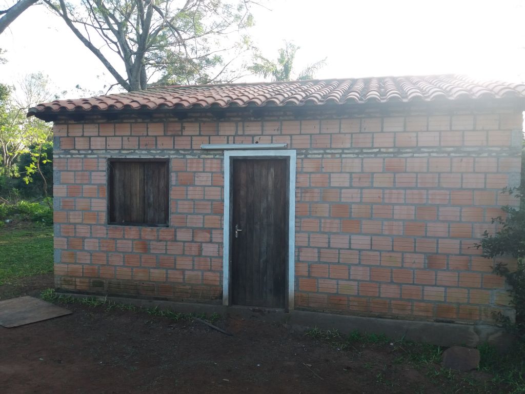 Casa con dos dormitorios. Capiata barrio kennedy — foto 2