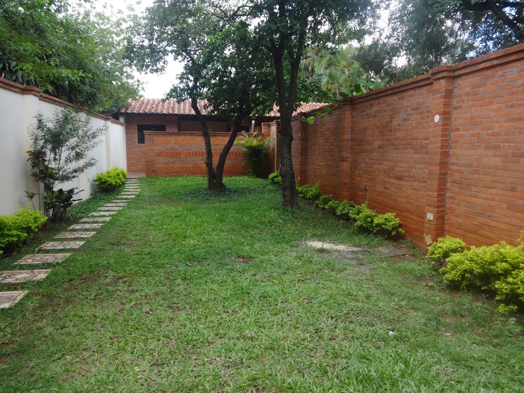 Entre Avda Mcal López y Santa Teresa - Barrio San Cristobal — foto 3