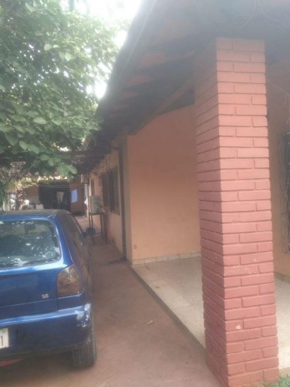 VENDO HERMOSA CASA de 5 dormitorios A 3 CUADRAS DEL MULTIPLAZA — foto 2