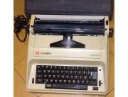 Vendo maquina de escribir eléctrica Olympia funcionando con mantenimiento recién hecho