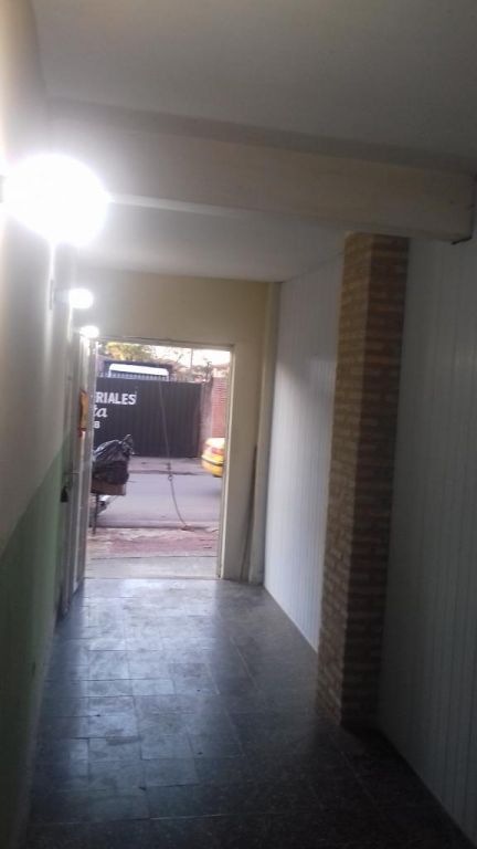 AMPLIA VIVIENDA DISPONE UN SALONCITO. — foto 3