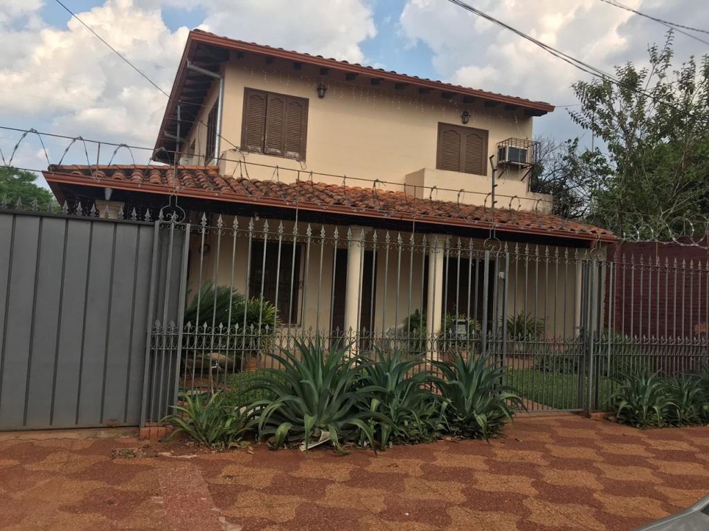 VENDO CASA EN CUARTO BARRIO, LUQUE. — foto 2