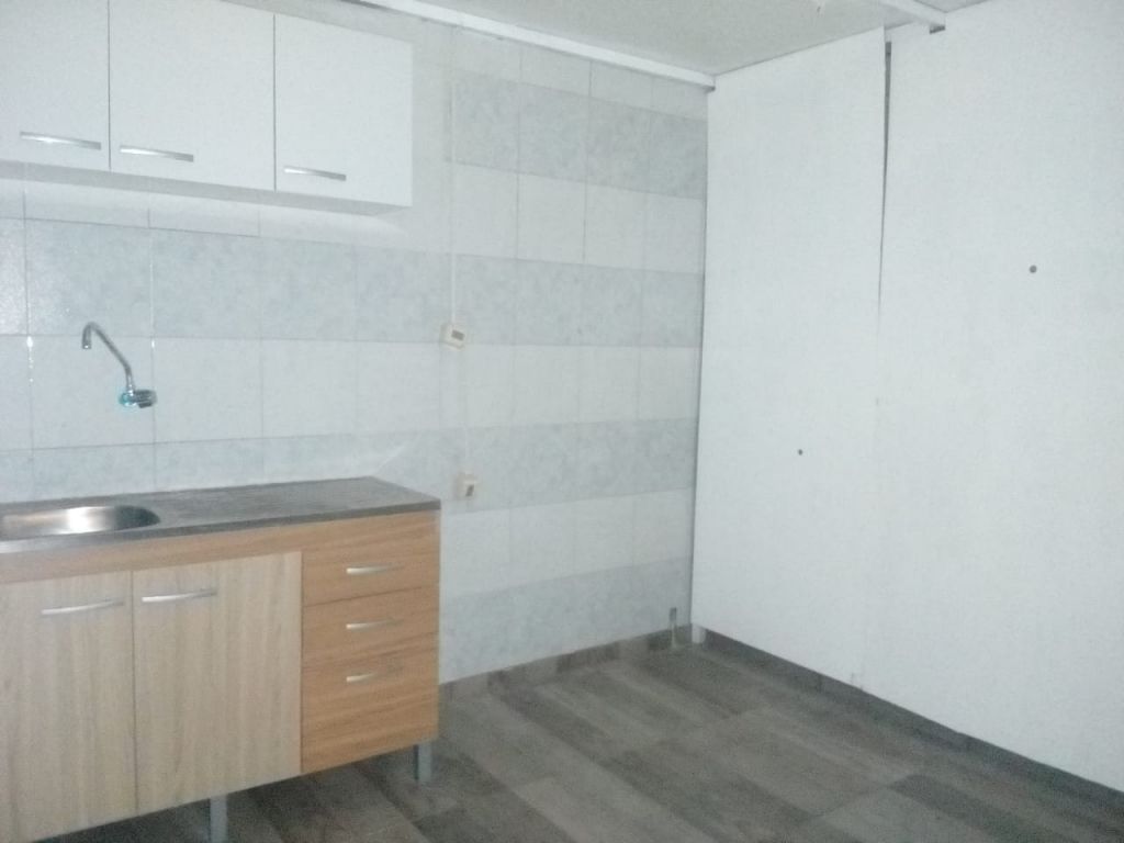 PROPIETARIO ALQUILA GALPÓN CON OFICINAS - ZONA CÉNTRICA A PASOS DEL PUERTO DE ASUNCIÓN — foto 2