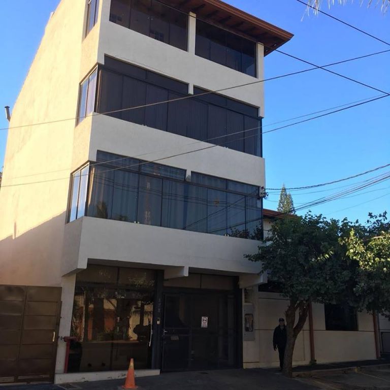 Vendo departamento para oficina o vivienda Zona Lilio y San Martìn — foto 2