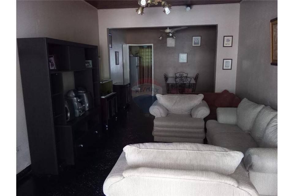 EN VENTA CASA AL COSTADO DE LEON CONDOU — foto 2